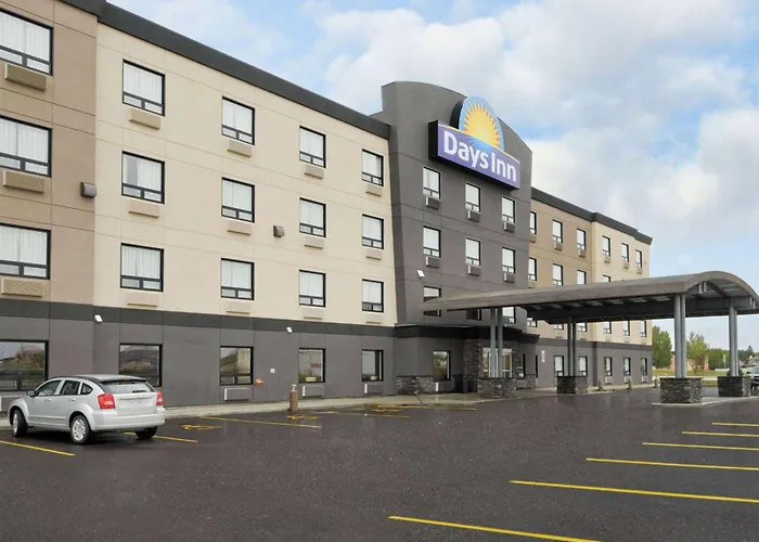 Golf hotels Days Inn By Wyndham Regina Airport West