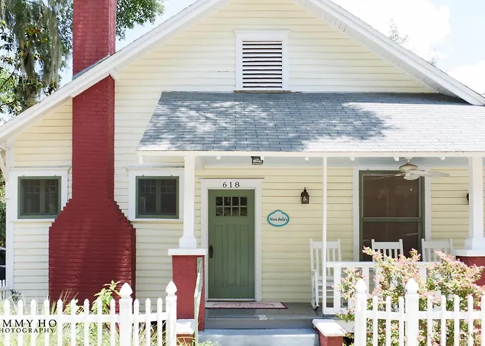 Luxury hotel only: Sweetwater Branch Inn