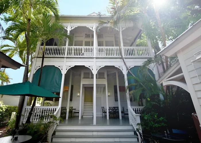 Hotel suites Simonton Court Historic & Cottages