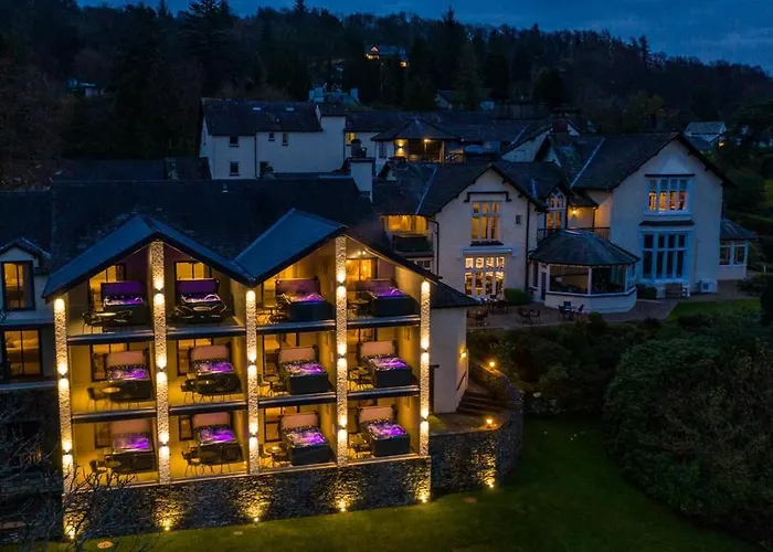 Luxury hotel only: Lakes Hotel & Spa