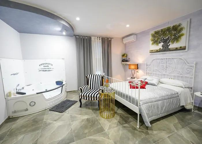 Hotel sulla spiaggia: Piedigrotta Magique Luxury