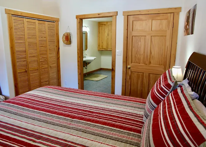 B&B only: Red Moon Lodge