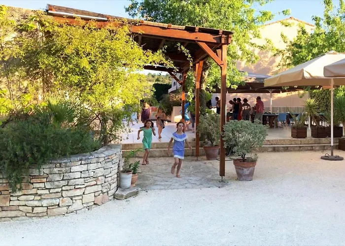 Hôtel pour familles: Les Cigalous