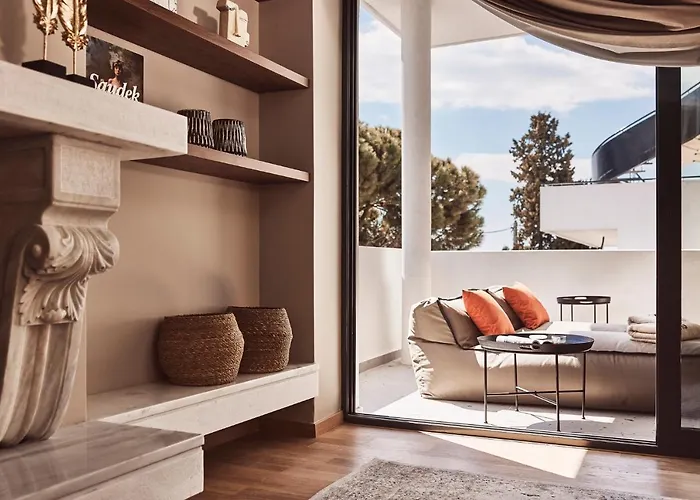 Cama Luxury Suites Glyfada