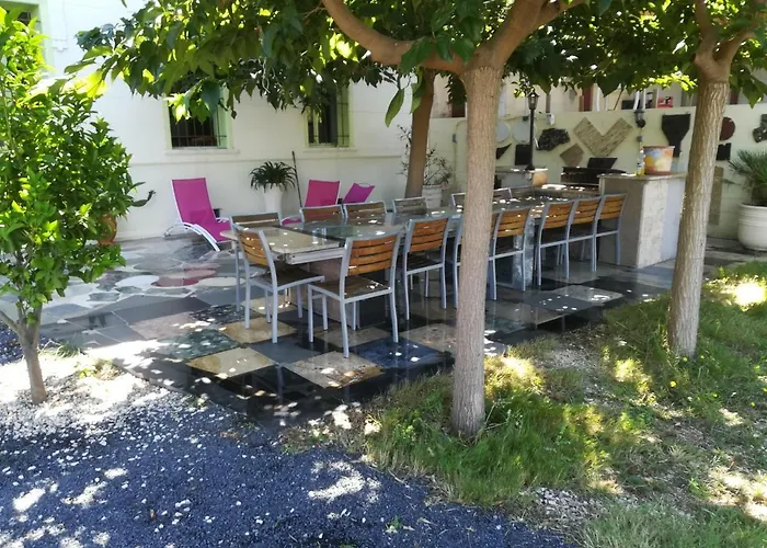 Mas des Marbres Sauvages dans un parc immense à 10mn de la plage