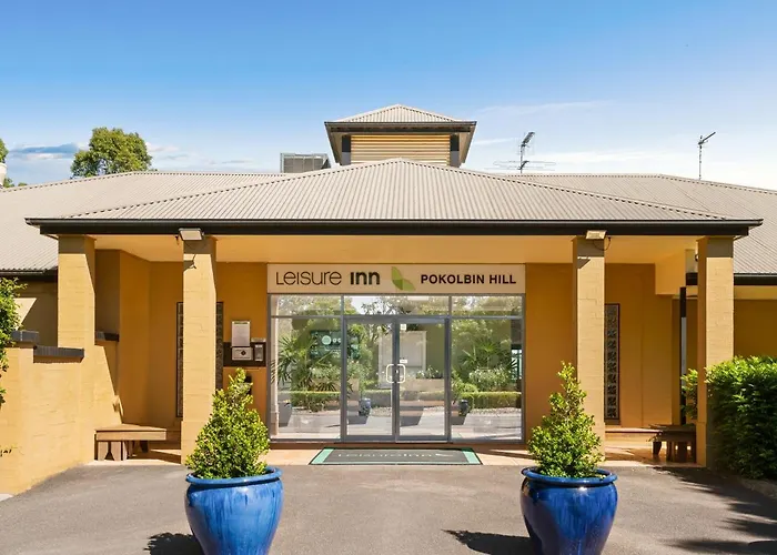 Hotel with Tennis: Leisure Inn Pokolbin Hill