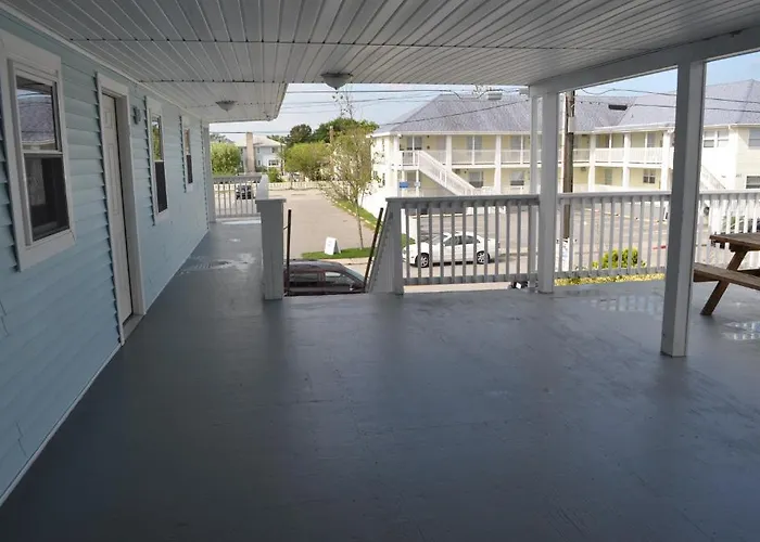 South Wind Apartments