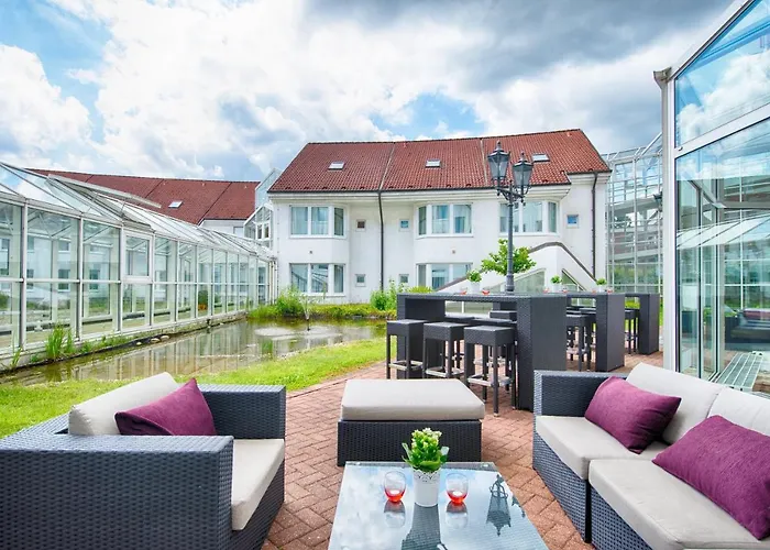 Luxury hotel only: Leonardo Hotel Hamburg Airport