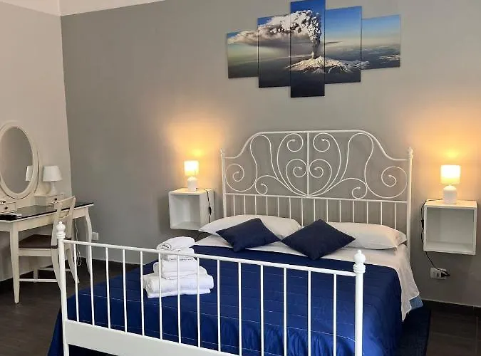  Etna Rooms