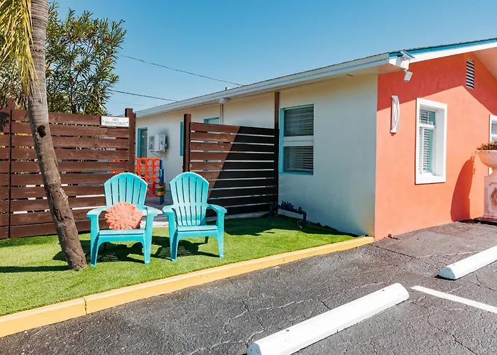 Cabanas Of Treasure Island