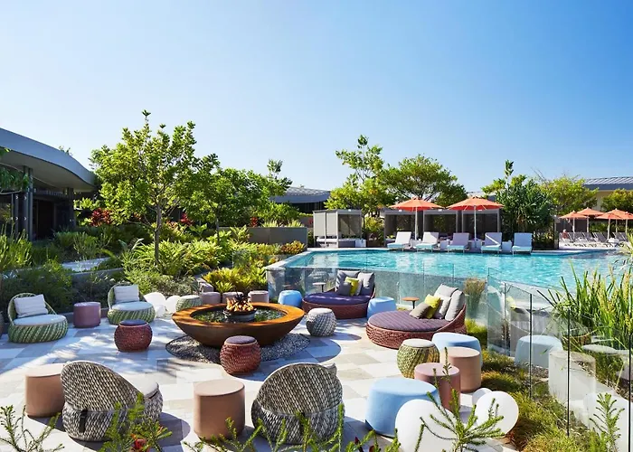 Family Hotel: Elements Of Byron