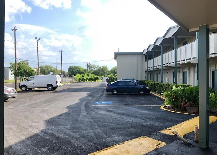 Cheap hotel: Safari Inn Motel