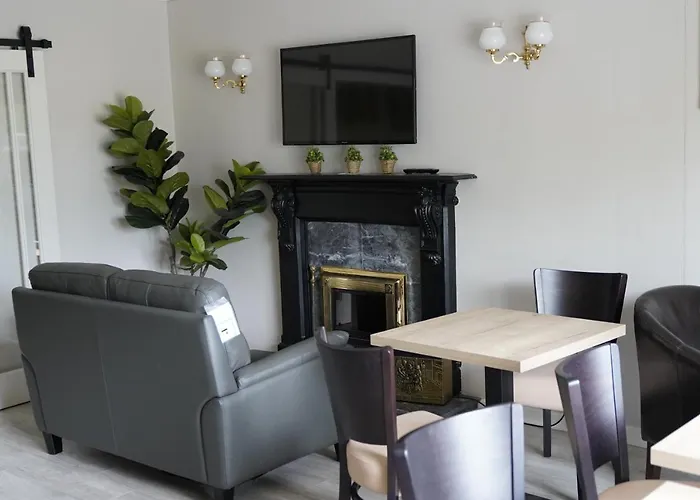 3 star hotels Slieve Bloom Manor Hostel