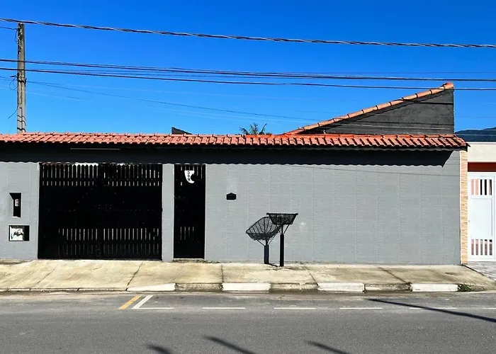 Casa com Piscina Grande e Hidro