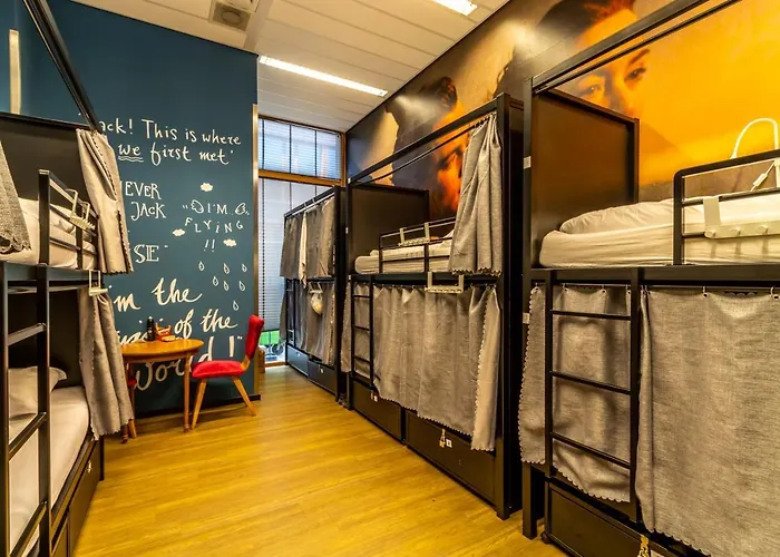 Hostelle - female only hostel Amsterdam