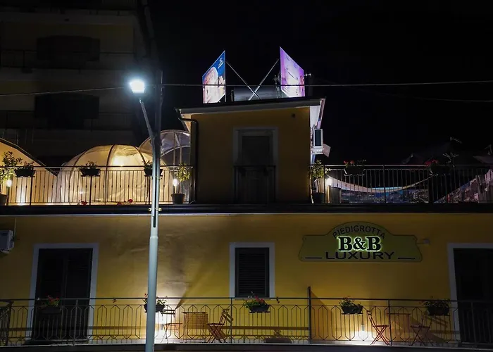 Hotel sulla spiaggia: Piedigrotta Magique Luxury