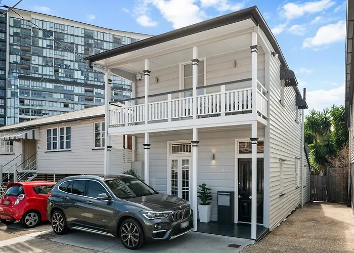 Amelia Terrace - House In Brisbane City Central