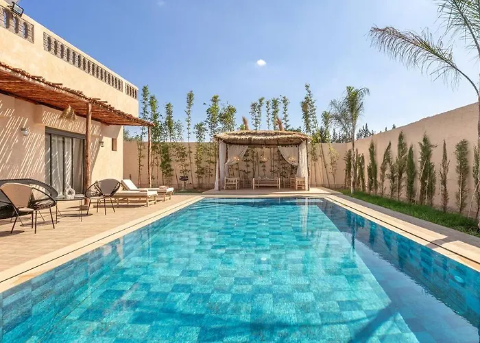 Villa Leila,Piscine , Grand Jardin, Jeux , Cuisiniere