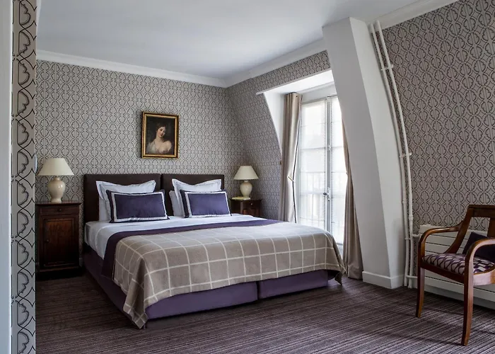 Hotel com piscina: Hôtel d'Orsay - Esprit de France