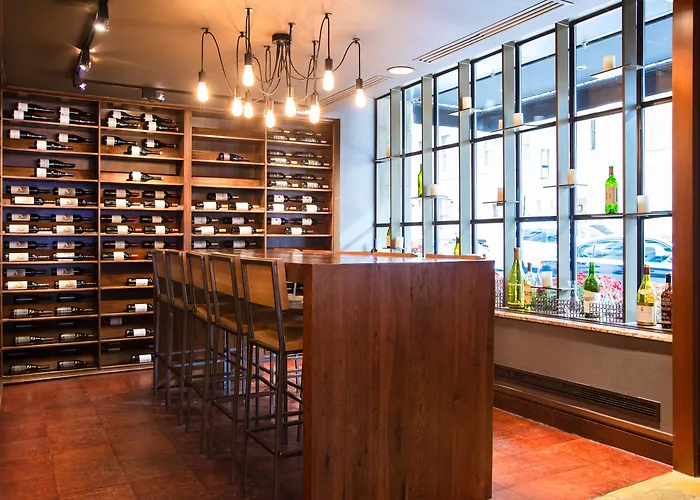 Hotel with Tennis: Intercontinental Chicago Magnificent Mile By Ihg