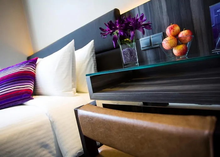 3 star hotel: Aqueen Hotel Paya Lebar