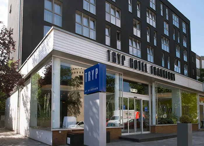 Hôtel de l'aéroport: Tryp By Wyndham Frankfurt