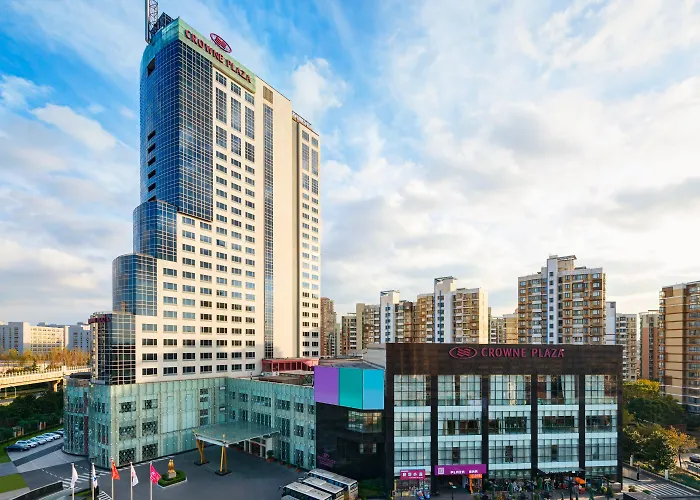 Hotel with Tennis: Crowne Plaza Shanghai Pudong By Ihg