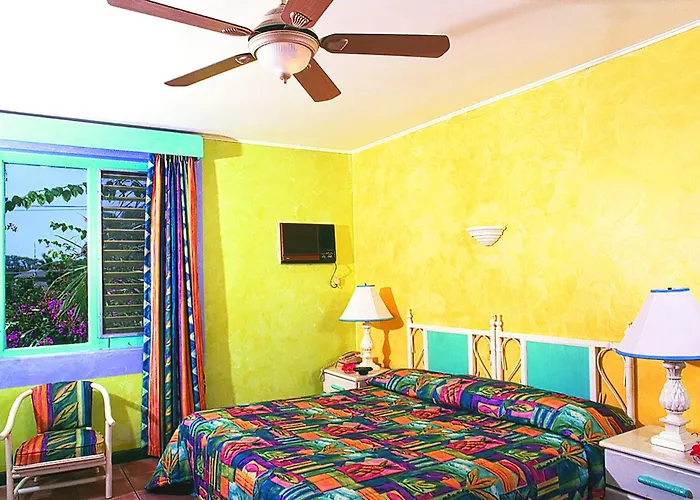 Hotels Close to Airport Doctors Cave Beach