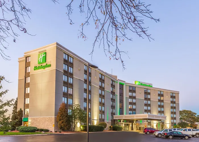 Luxury hotel only: Holiday Inn Rockford By Ihg
