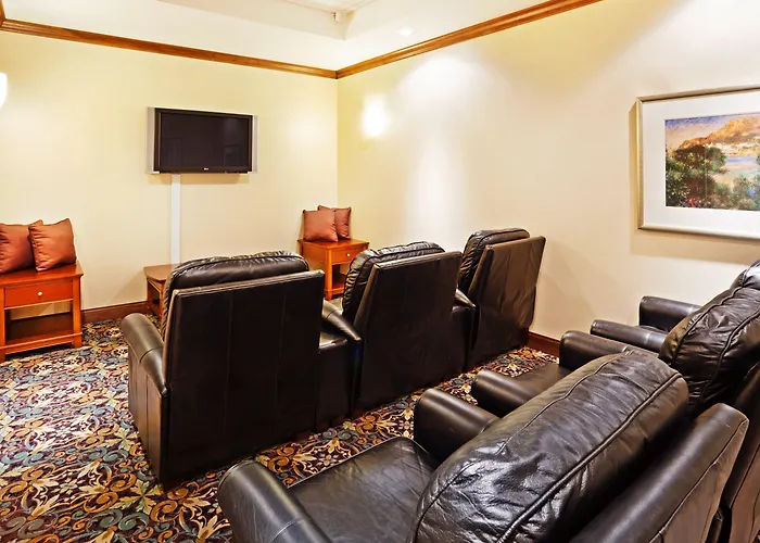 Central hotel: Staybridge Suites-Knoxville Oak Ridge By Ihg
