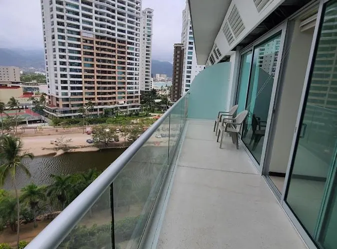 Resort: Peninsula Condominiums, Hotel Zone, Pv