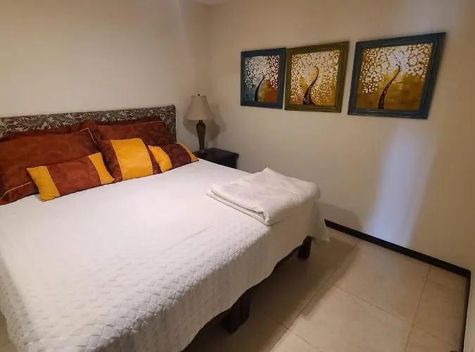 Resort: Peninsula Condominiums, Hotel Zone, Pv