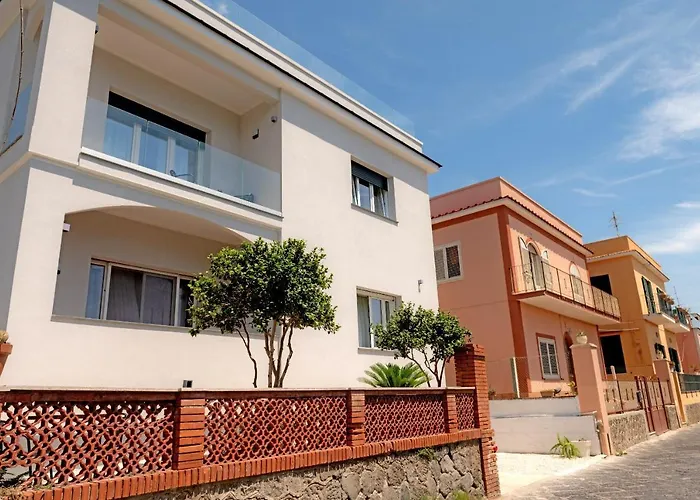  Callia Rooms Procida