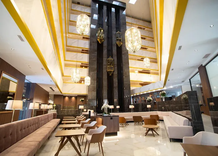 Luxury hotel only: Hotel Granada Center