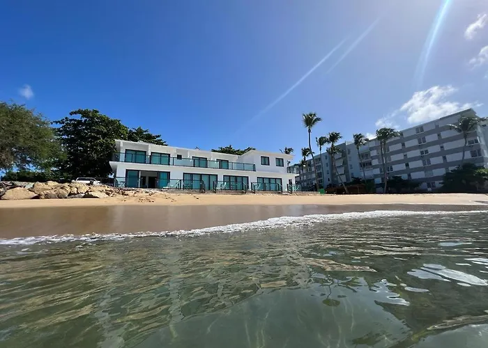 1 Corcega Beachfront Suites