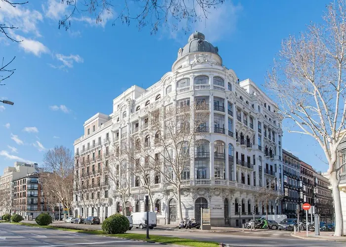 5 star hotel: Petit Palace Savoy Alfonso XII