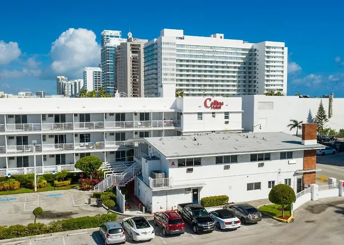 Collins Hotel