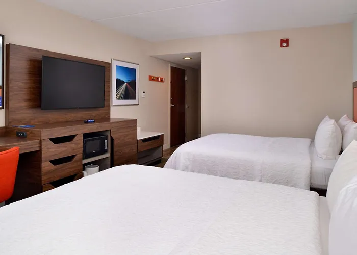 Hotel near College: Hampton Inn Henderson