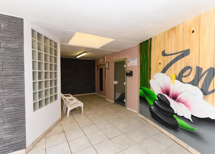 Hotel pres du College: Camping L'Eden