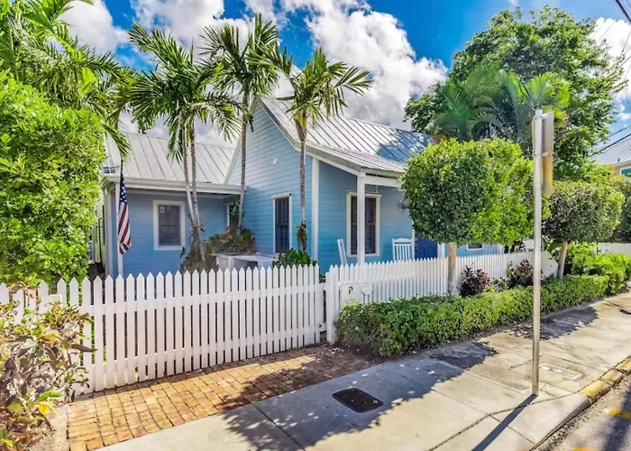 Casa Azul-Open Concept Home With Pool