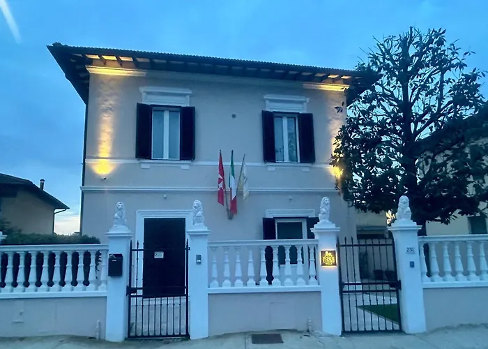 Hotel all'aeroporto: Four Lions Villa Guesthouse