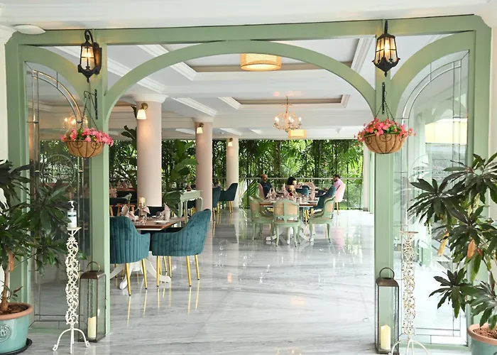 Hotel with Tennis: Nambiar Club Bellezea