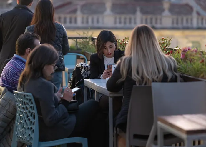 Hotel near College: Ostello Degli Elefanti
