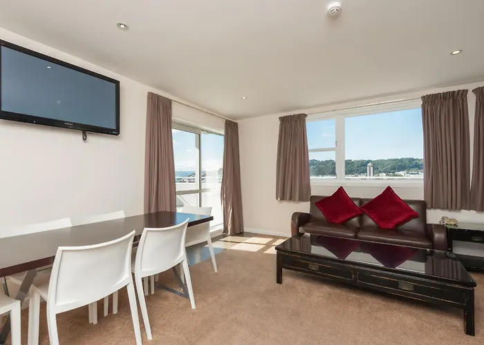Hotel with view: Capital View Motor Inn - Free Parking