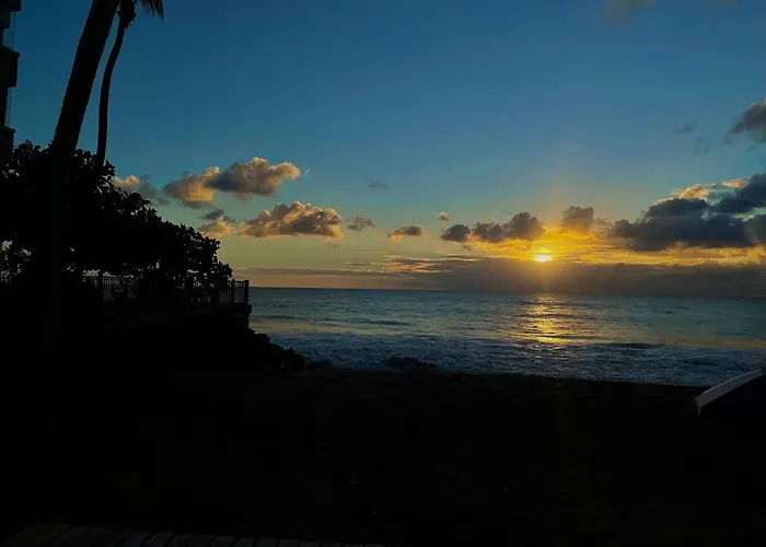 1 Corcega Beachfront Suites