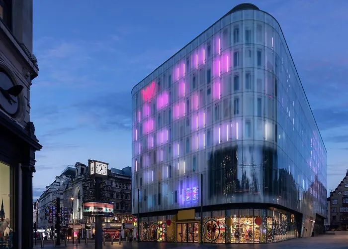 Luxe hotel: W London