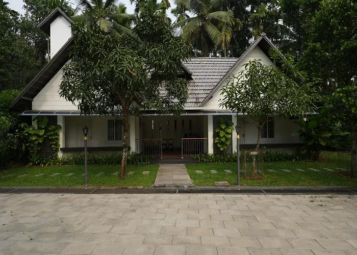 Royad Calicut Farm House - Premium Villa With Pool Inside A Farm