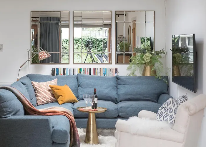 Crescent Lodge, Crouch End, London