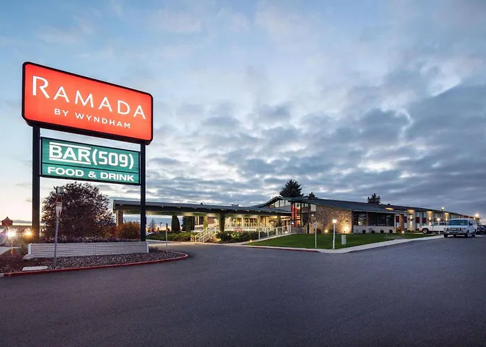 Golf hotel: Ramada By Wyndham Spokane Airport