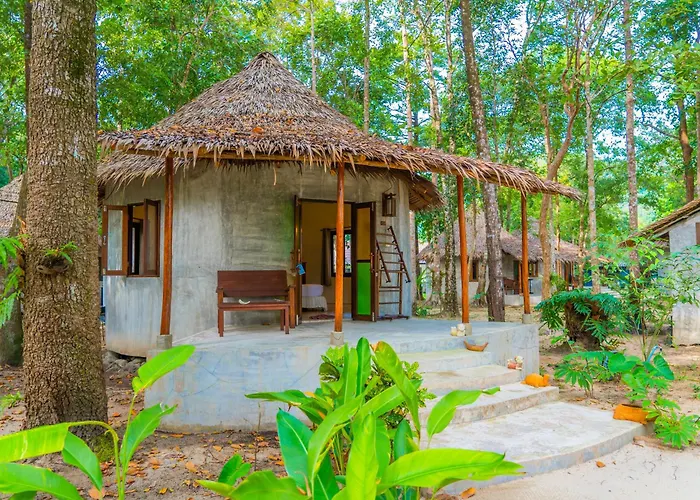  Tropical Beach Resort